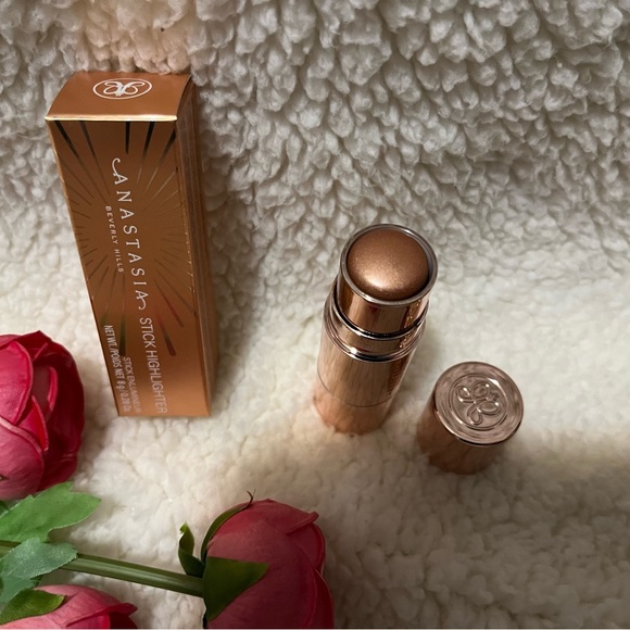 ANASTASIA STICK HIGHLIGHTER HOT SAND NWT! - Picture 2 of 4